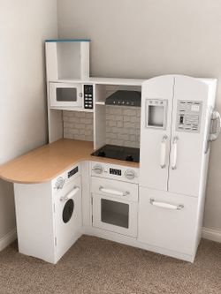 Kids kitchen like new