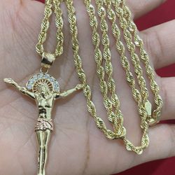 Torzal De 14 Kt 24” Con Cristo Hueco 