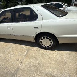 1998 Lexus LS 400