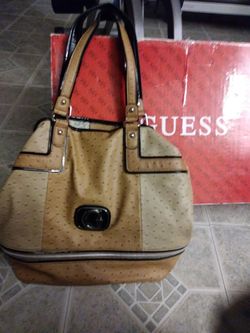 Bolso marca GUESS