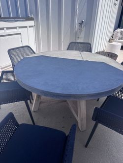 Terra Outdoors Bordeaux 60” Dining Table