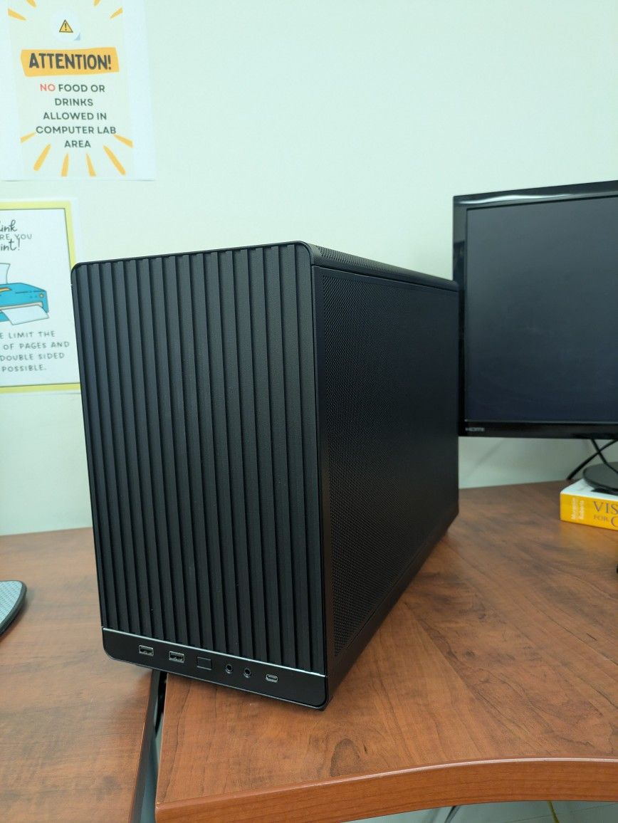 Lian Li Matx Gaming PC