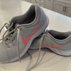 Nike Tennis Shoes, Women Size 6 