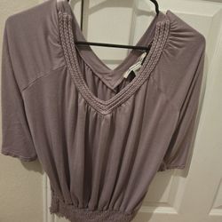 American Rag Cie, V-Neck Blouse, Lavender Color, Size XS