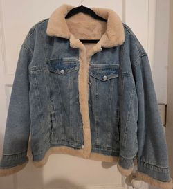 Tenshoppe - Denim Jacket w fur inside Size Small