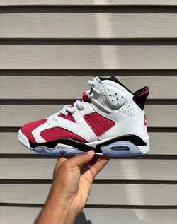 Jordan 6s size 9/5 100$