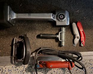 Mostly BRAND NEW Roberts Carpet  tools