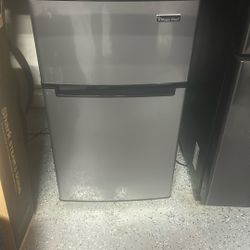Magic Chef Fridge 