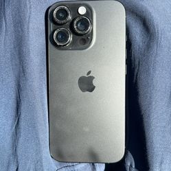 iPhone 13 Pro Max $450 OPEN TO OFFERS 