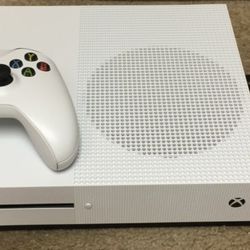 Pre Owned Xbox One S   With Controller And Turtle Beach Mic  Original Brown Box 