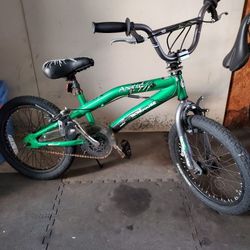 bicycle .mogoose good cond