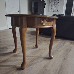 0val End Table 