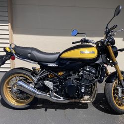 2022 Kawasaki Z900RS SE