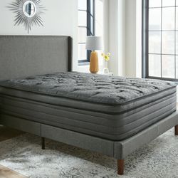 Queen Luxruy Memory Foam Mattress nectar