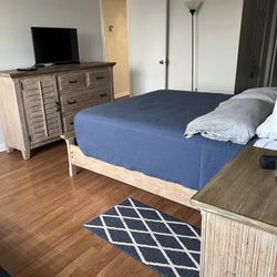 Dinner Table 6 Chairs And Other 4 Chairs