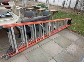 2 ladders 300$ For Both Of Them