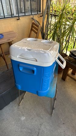 Igloo cooler 50 QT