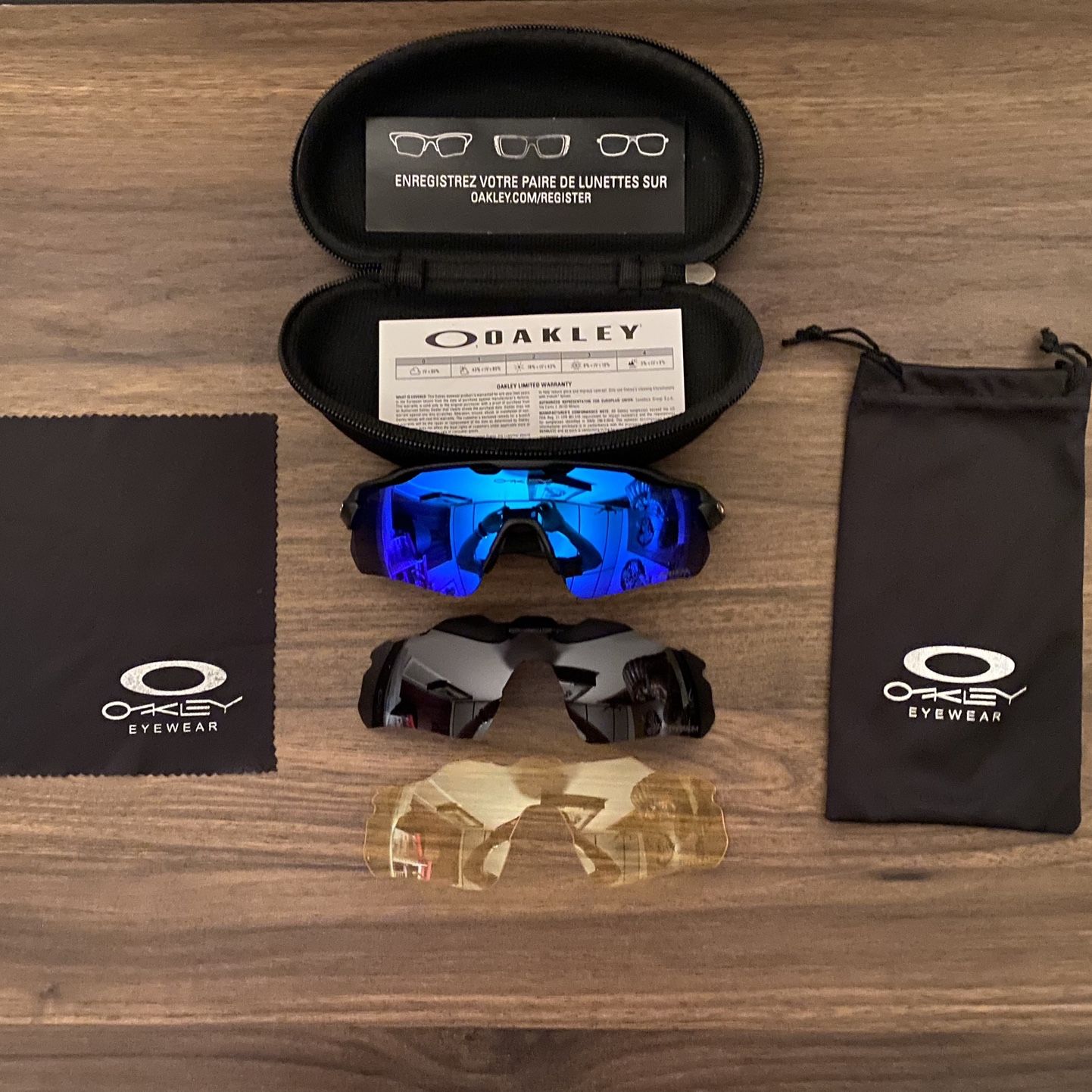 Oakleys Sunglasses 