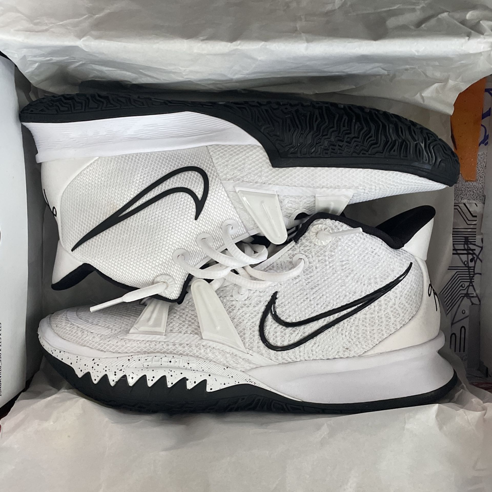 Nike Kyrie black/white basketball shoes (‎ 7.5 ) Men main image 2