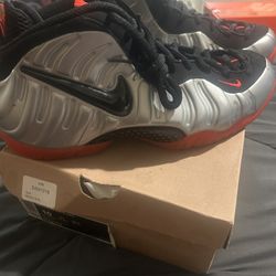 Nike Air Foam Size 10