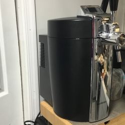 Beertender With 3 New Spouts 