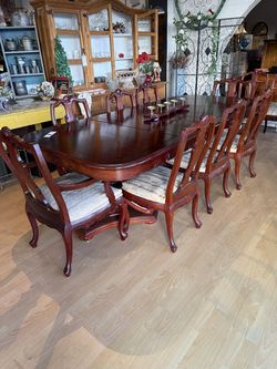 Amazing Rosewood Dining Set Just in Time for the Holidays!
