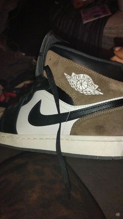 Air Jordan 1 Mid Sneaker