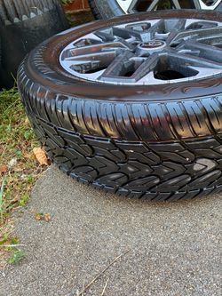R 20 toyota tundra 6 birlos