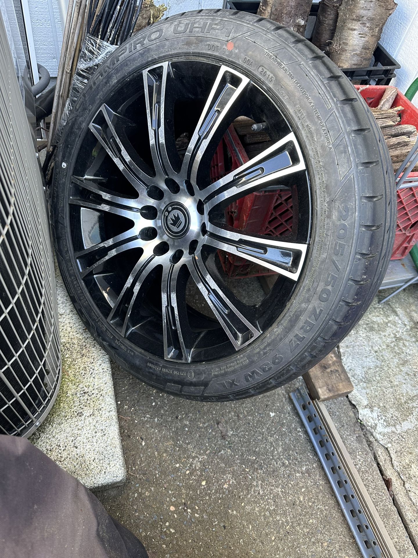 Single Koning Crown Rim With Tire