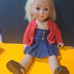 Madam Alexander Doll 18 Inch 2009 $15.00.