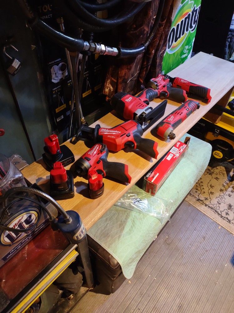 Milwaukee Fuel M 12 Tools