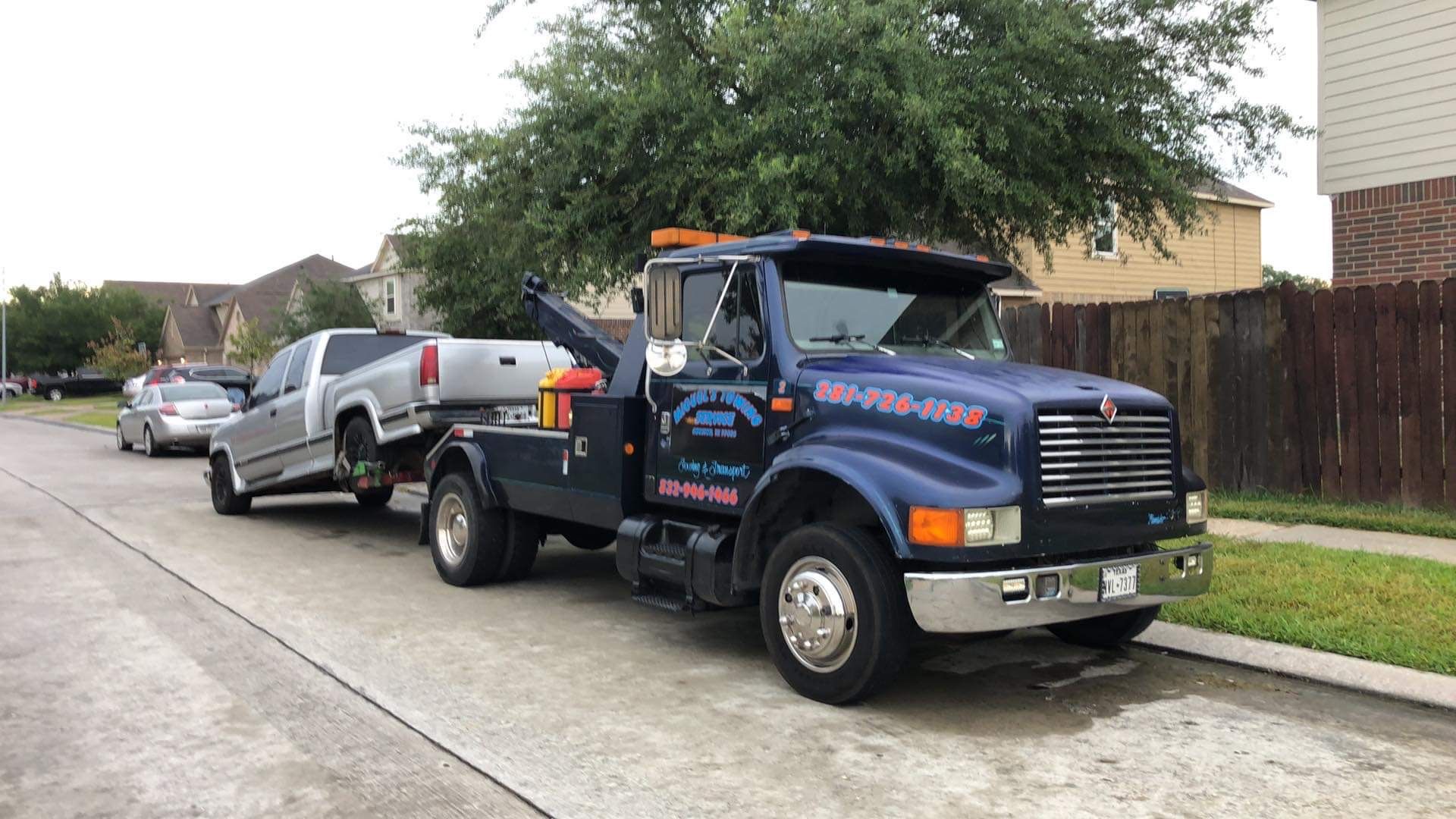 Grúas -Rekas Houston Tx 24-7 2️⃣8️⃣1️⃣7️⃣2️⃣6️⃣1️⃣3️⃣8️⃣