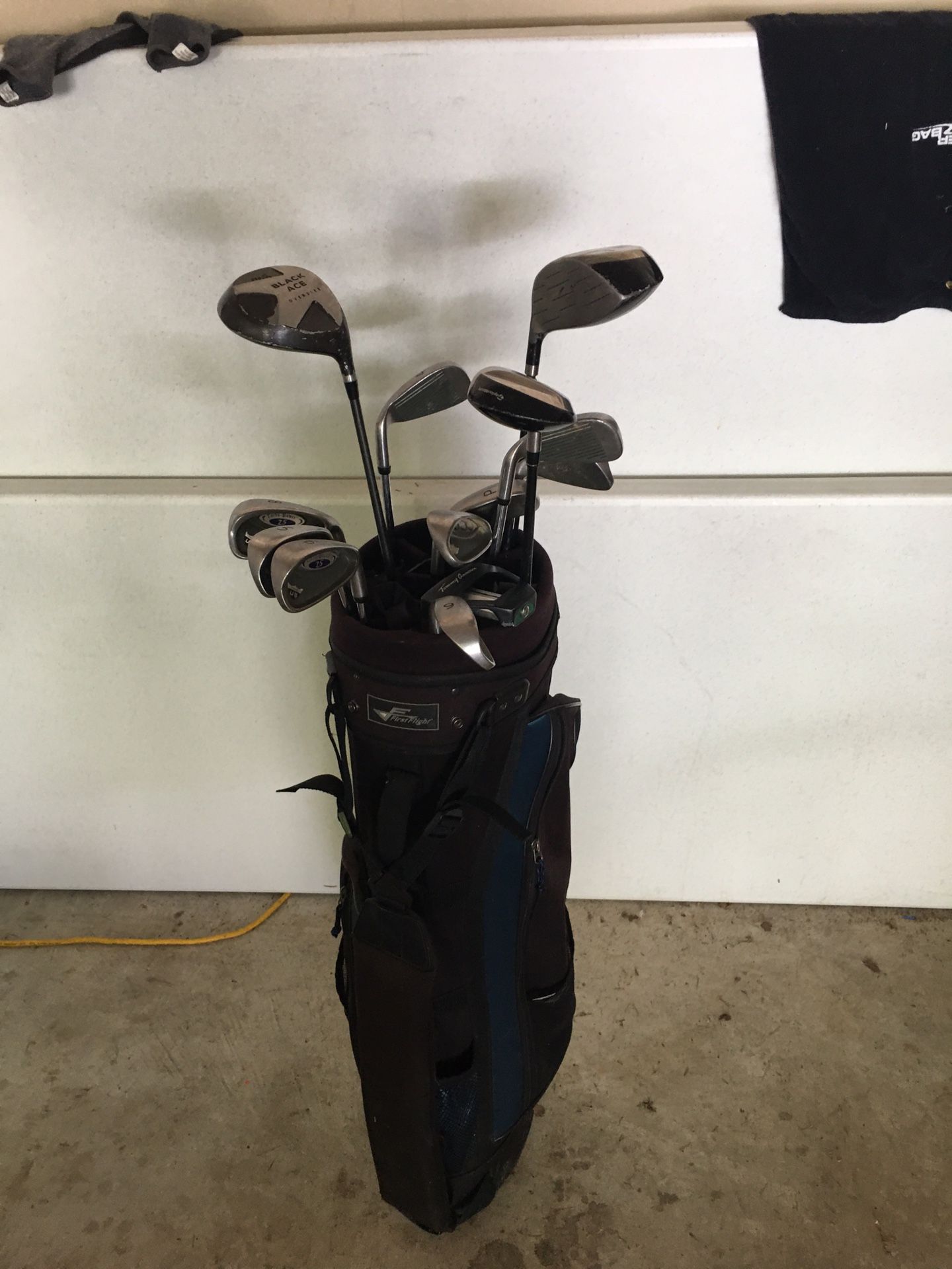 Golf Clubs - Nice set of clubs with bag