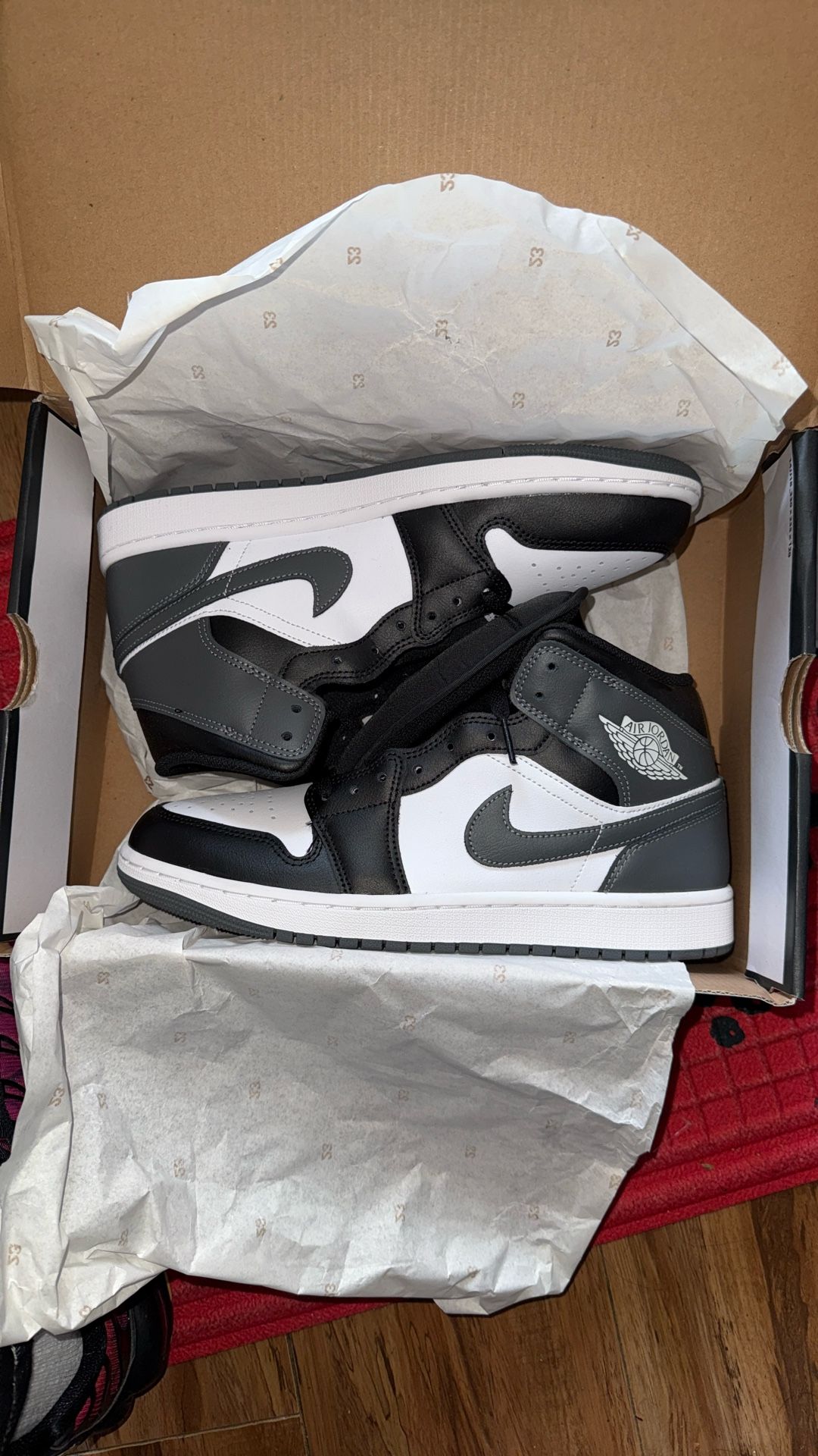 Air Jordan 1 Mid Size 9.5