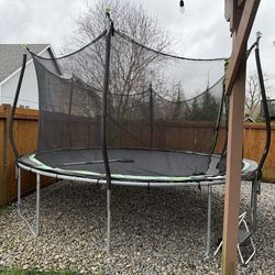 Free trampoline