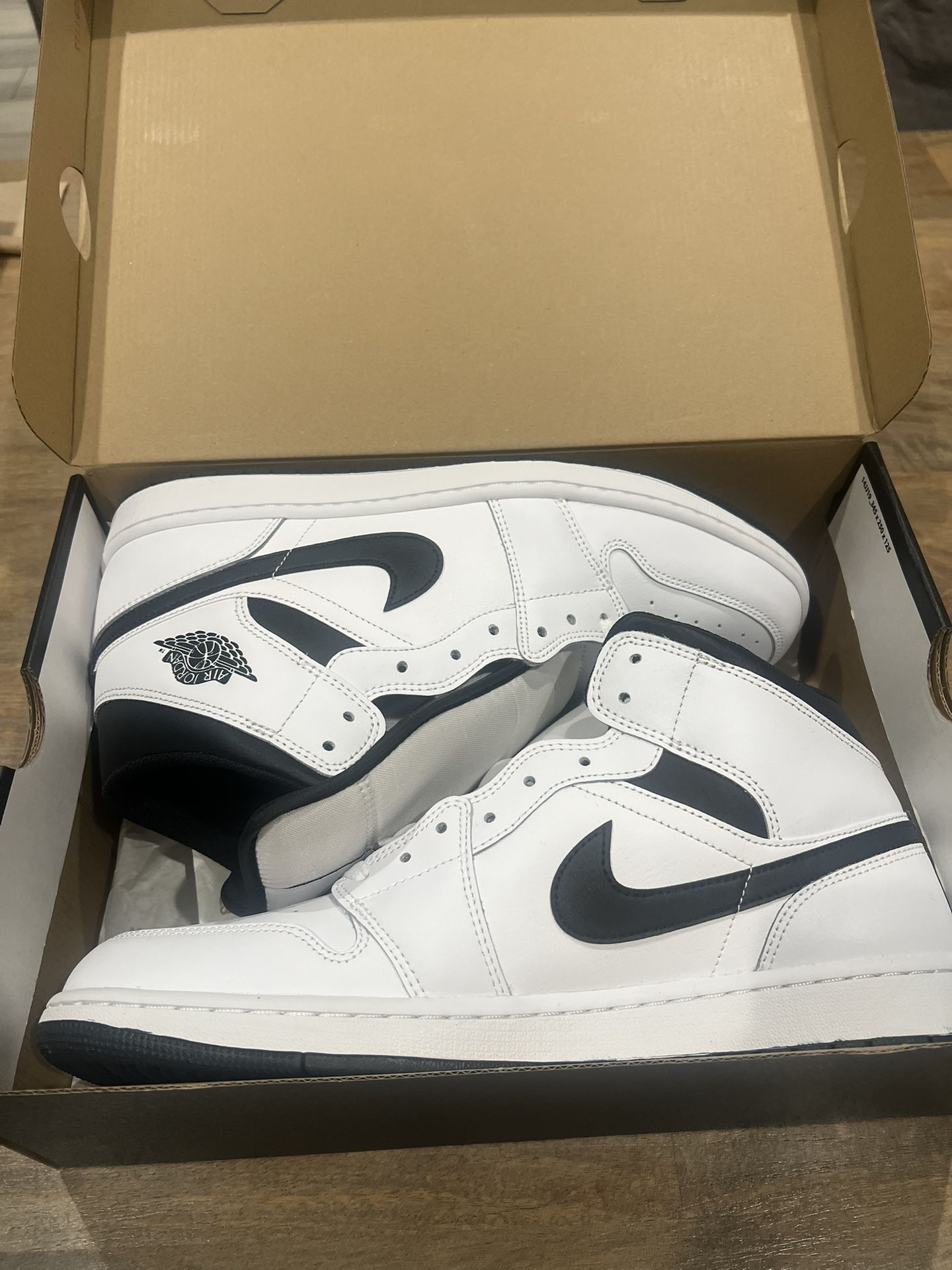 Air Jordan 1 Mid White/Black