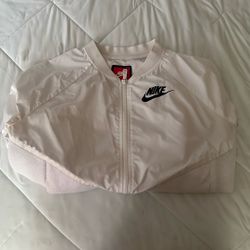 Nike Women’s Windbreaker Size Medium 