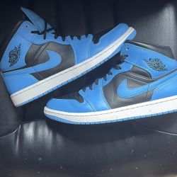 Black and Blue Jordan 1s