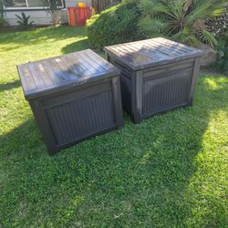 2 Large sqare patio boxs!