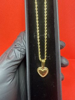 BRAND NEW!  Heart Pendant (Rope Chain Included) $65 JEWELERS SPECIAL💎