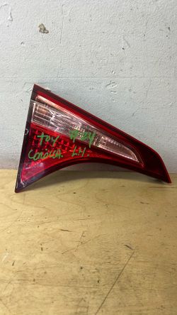 2016 2017 2018 Toyota Corolla inner light/ taillight driver side