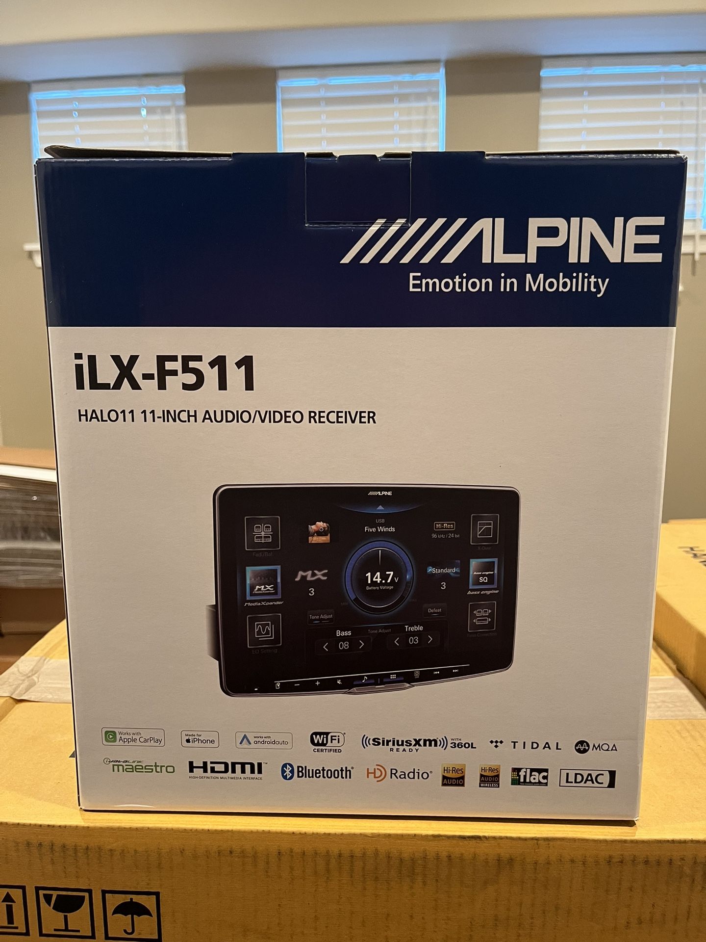 Alpine Halo11 iLXF511 Digital Media Car Receiver Apple CarPlay Android