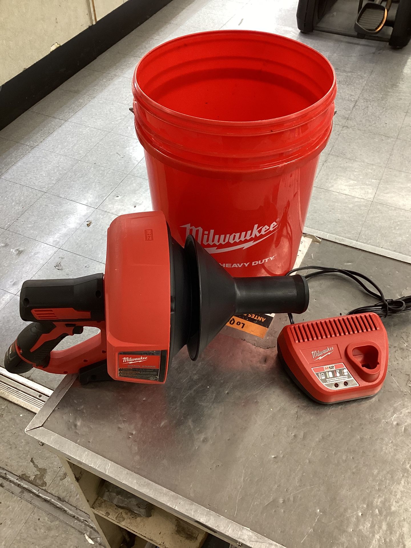 Milwaukee Drain Snake W/M12 Battery and Charger