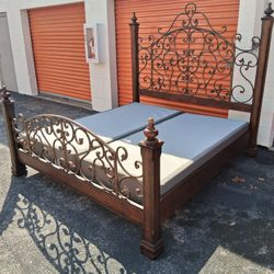 Kng Sz Bd Frm With Base Good Condition 