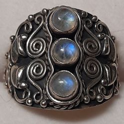 STERLING SILVER MOONSTONE RING