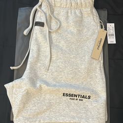 Essential shorts light grey