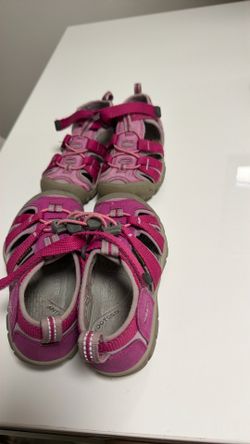 Kids sandals size 6 and size 9