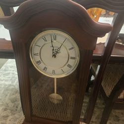 Vintage Bulova  Clock With Battery Aparator 