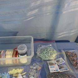 Arts & Crafts Supplies 