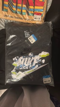 Nike Matching Set Black XXL Shirt & Shorts - New/Never Worn
